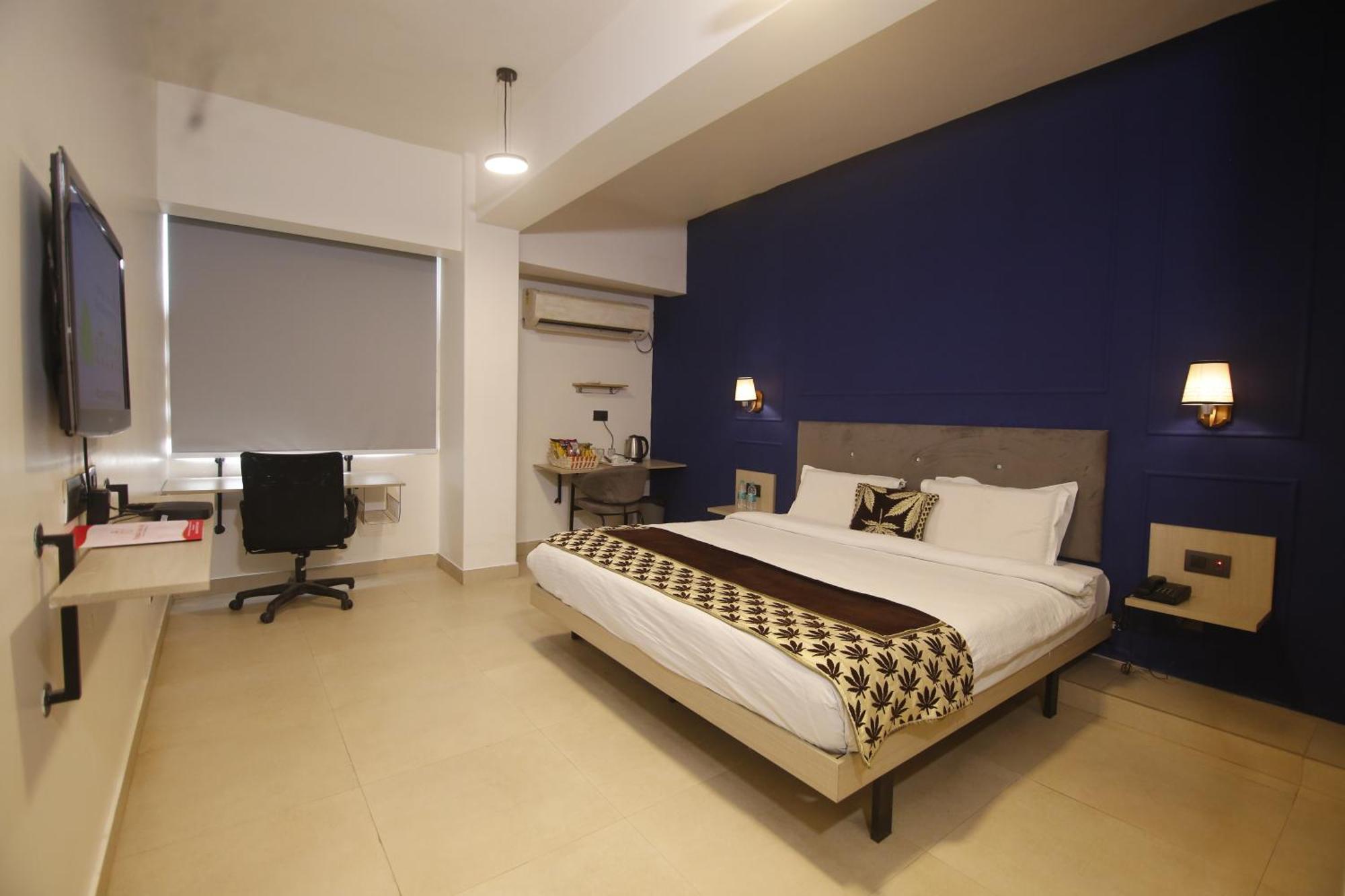 Virohaa Garden Hotel Газиабад Экстерьер фото